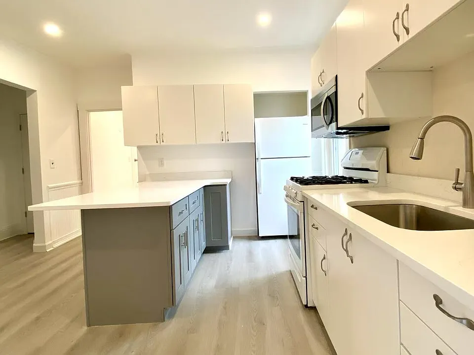 20 Howard St #2