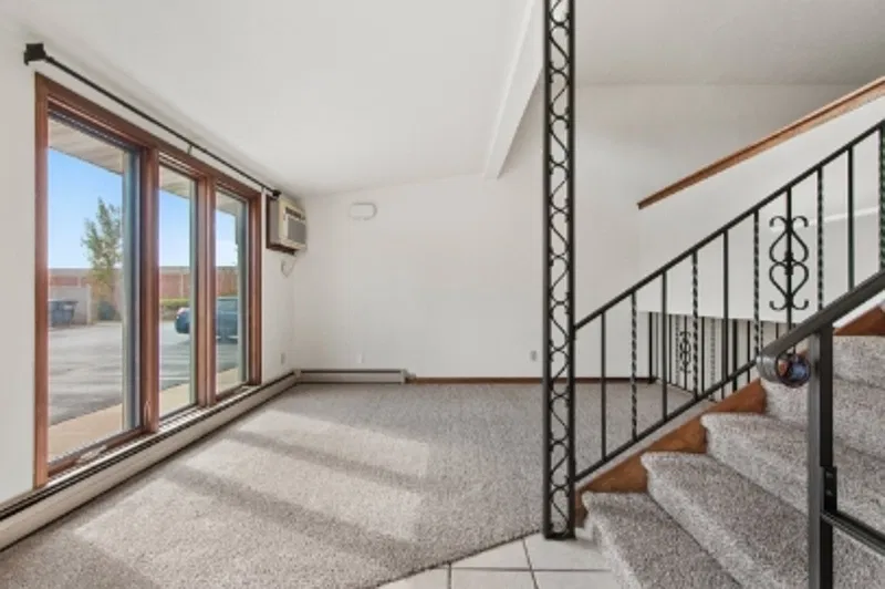2 bed, 1.0 bath, 1095 sqft, $1,199 — Photo 3