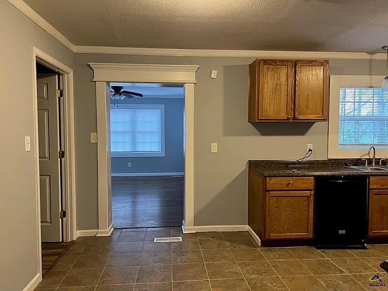 1506 Main St — Photo 15