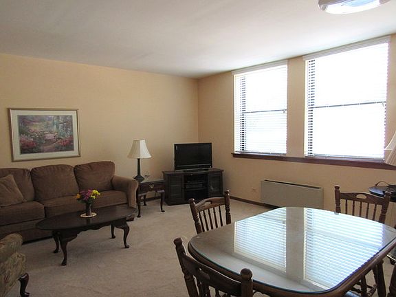 3rd image of 530 E Highland Ave APT B6