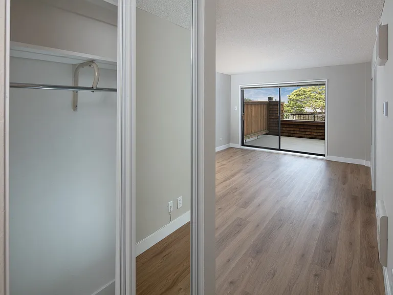 Marina Cove Apartments — Photo 33
