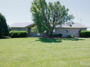 1636 W Cruger Rd, Washington, IL 61571