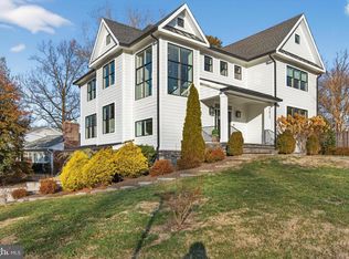 5615 N 35th Rd, Arlington, VA 22207