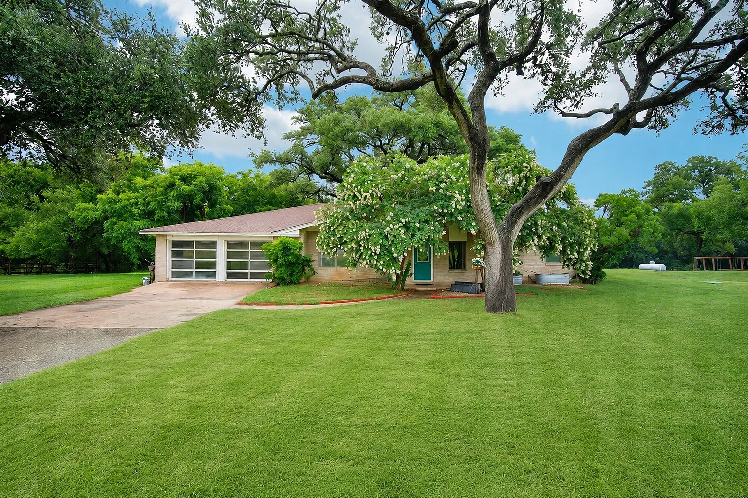 4 bed, 2967 sqft, $3,500 — Photo 3