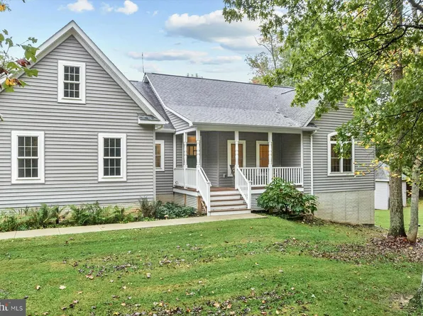 5885 Moore Rd, Marshall, VA 20115