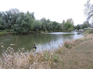 598 N River Rd, Elsberry, MO 63343