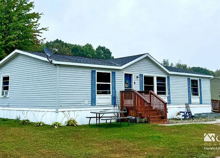 271 Green St — Photo 1