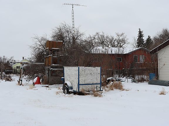 5th image of 5017 49th Ave