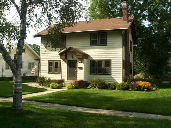 1st image of 1608 Benton St