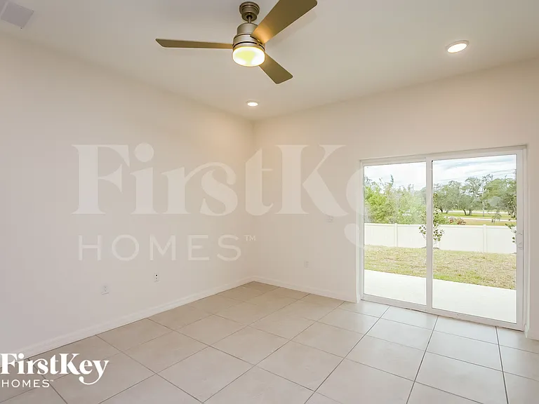 336 Corbel Ln — Photo 2