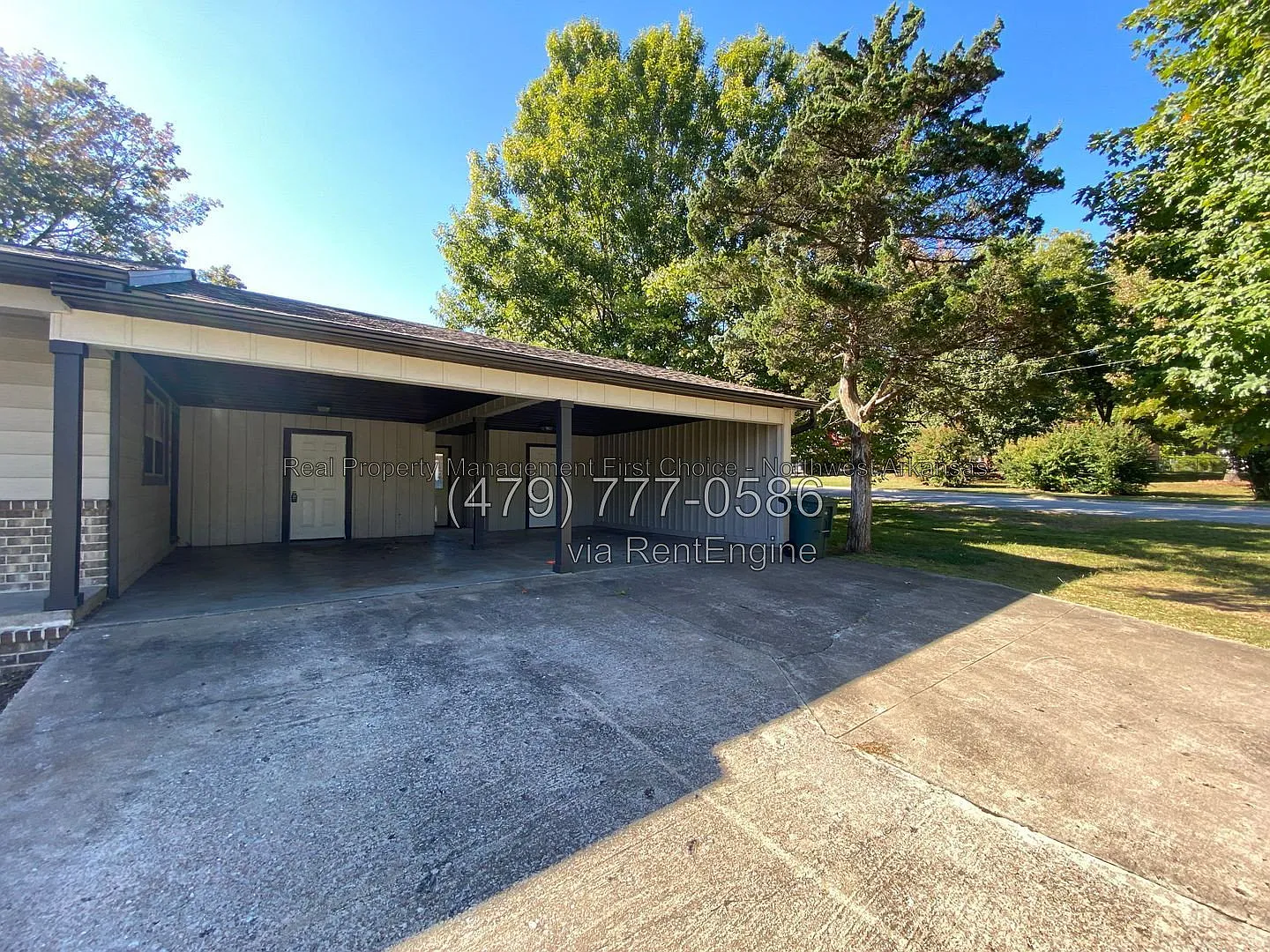 3 bed, 1.5 bath, 1605 sqft, $1,745 — Photo 2