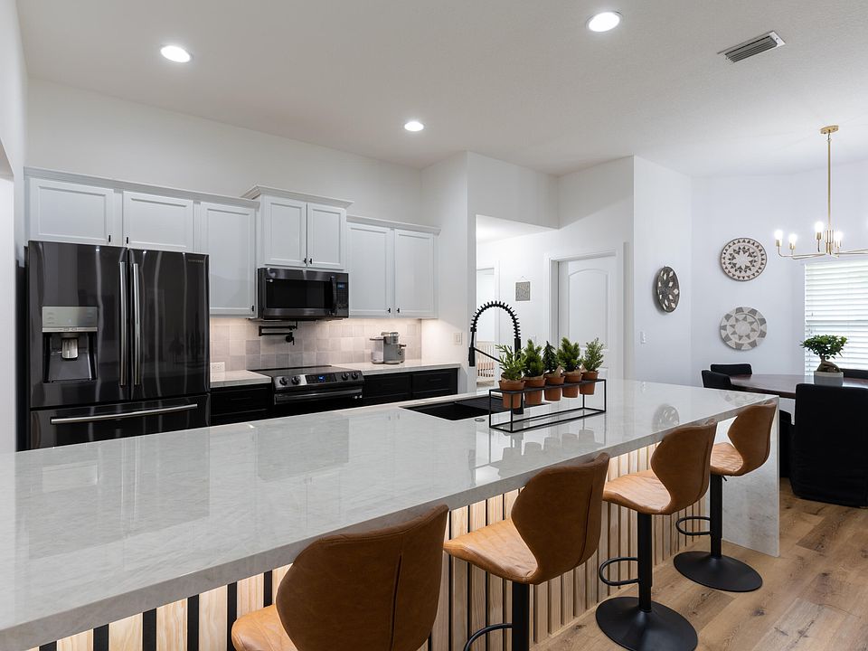 1st image of 4042 SW Cheribon St