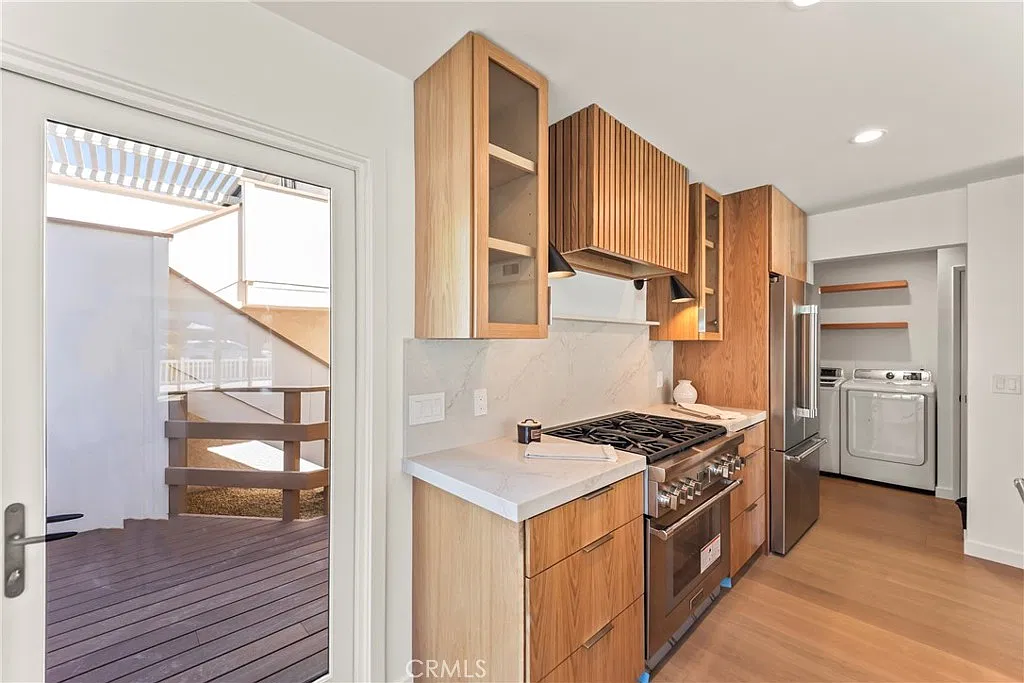 3 bed, 2.5 bath, 1850 sqft, $12,500 — Photo 4