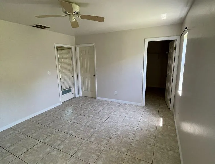 Master bedroom with direct lanai access