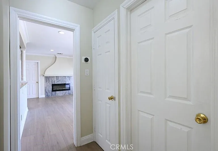 6437 Enfield Ave — Photo 22