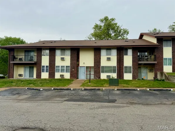 7596 Hazelcrest Dr APT F, Hazelwood, MO 63042