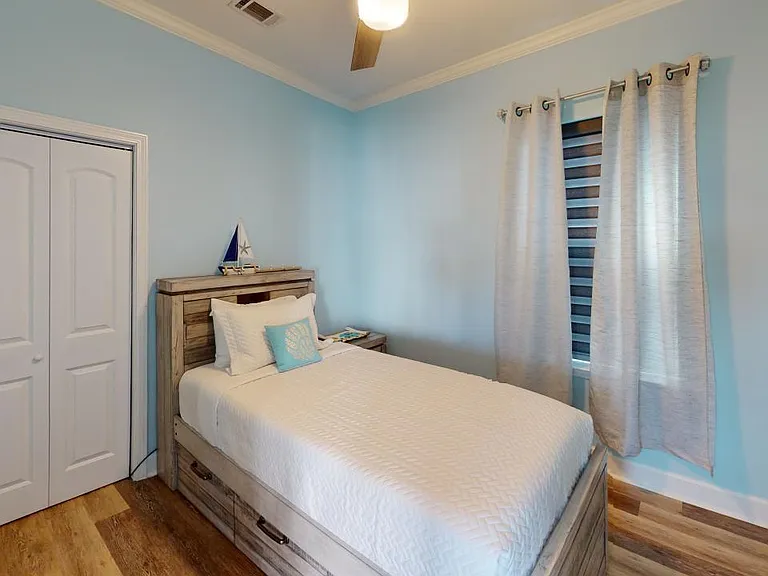 116 Acacia Ave — Photo 21