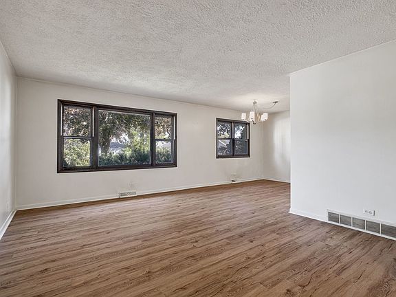 3rd image of 438 S Warwick Ave