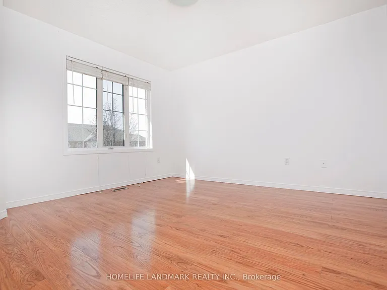 47 Waterton Cres — Photo 12
