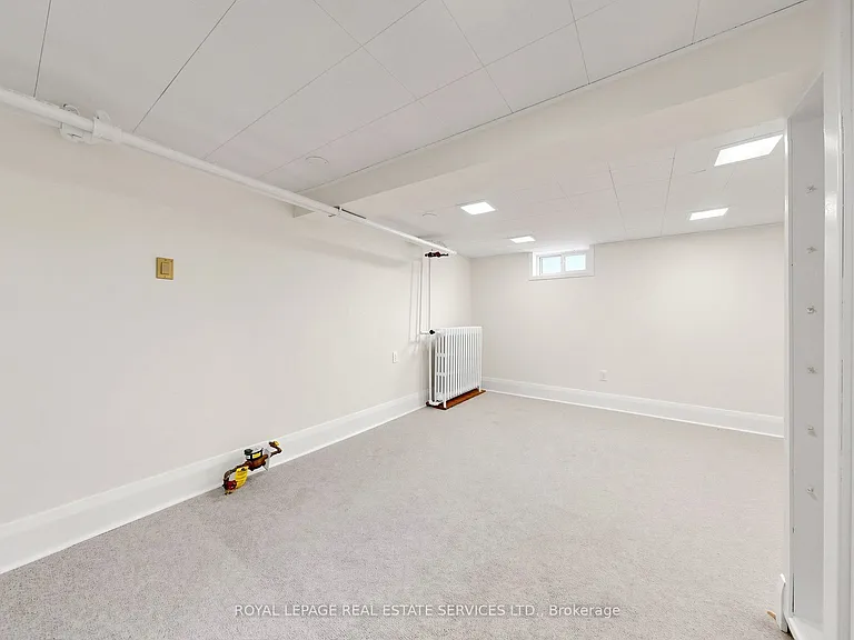 31 Rosemeade Ave — Photo 16