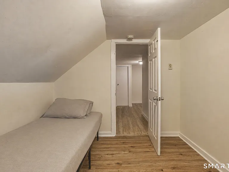 45 Columbia St — Photo 11