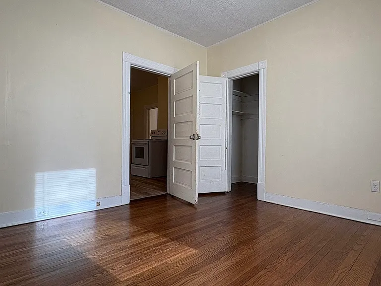 38 Walnut St #3 — Photo 3