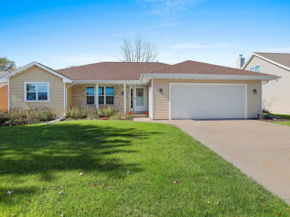 2182 W Melcorn Cir, De Pere, WI 54115