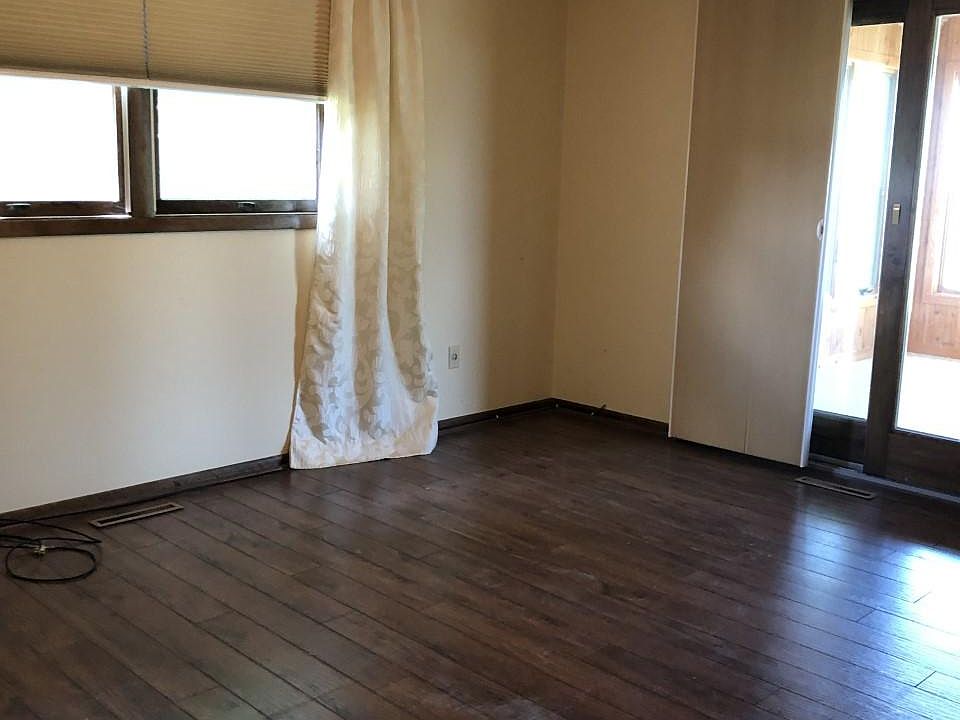 1st image of 20X 15th St SE