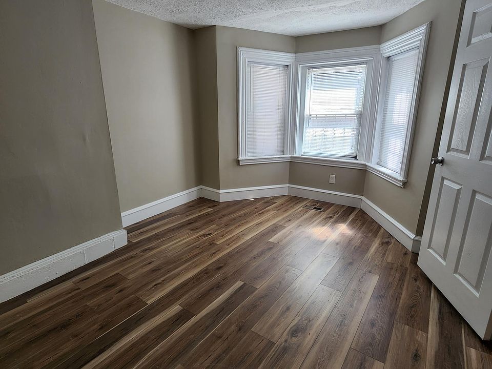 2nd image of 3001 Washington St Unit B