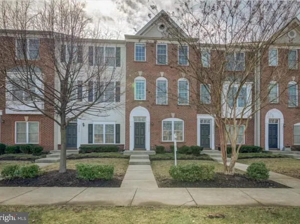 42882 Conrad Ter, Chantilly, VA 20152