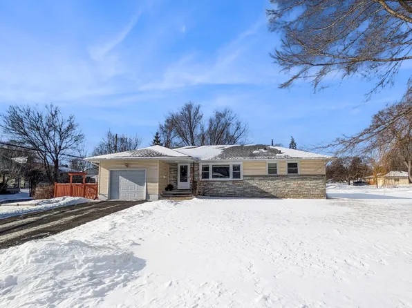 3611 Hampshire Ave N, Crystal, MN 55427