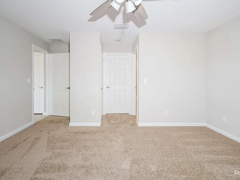 1037 SW Sudder Ave — Photo 7
