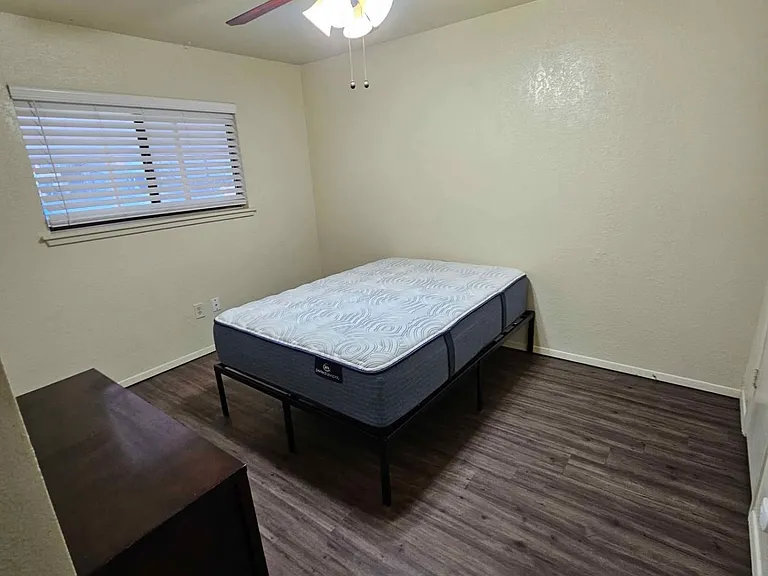 115 S Evergreen Rd #3 — Photo 6