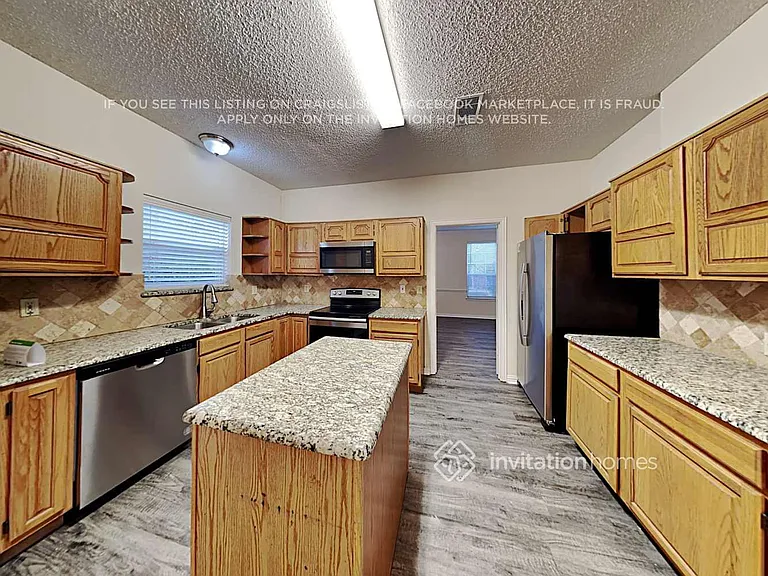 3302 Hunter Cove Dr — Photo 6