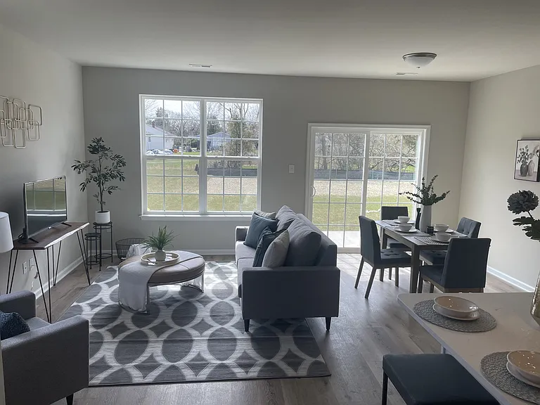 996 Woodview Ct — Photo 21