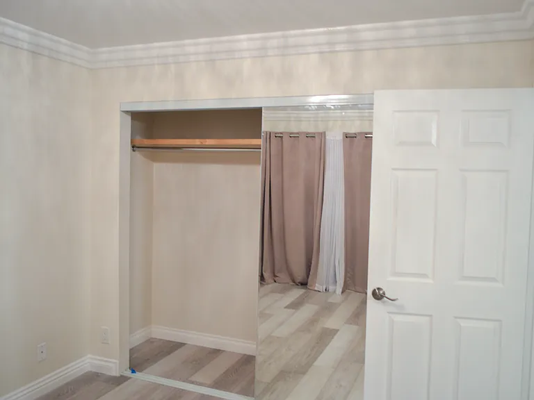1726 Winona Blvd #104 — Photo 24