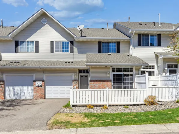 2692 Mallard Dr, Woodbury, MN 55125
