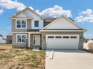 407 Red Bud Dr, Mahomet, IL 61853