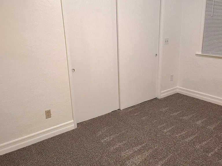 123 W Liberty St — Photo 10