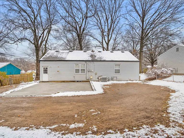 5332 Cedar St — Photo 14
