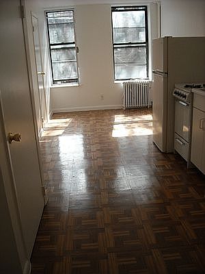 2nd image of 314 E 6th St APT 15