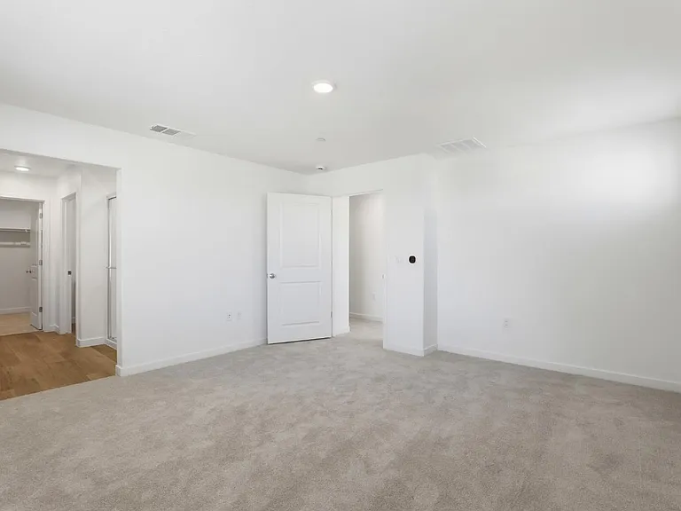1203 Leonhardt Loop — Photo 7