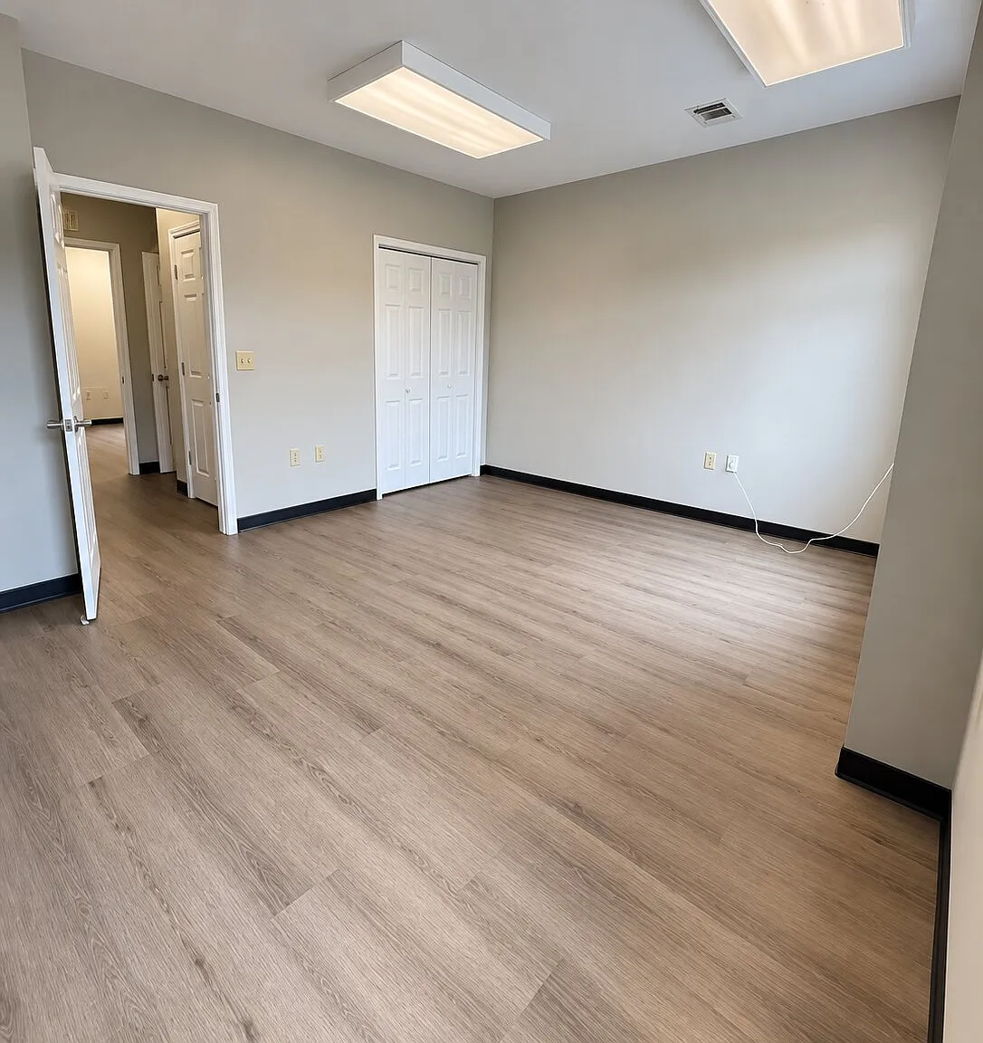 180 Belvedere Drive North - Unit #12 - 12 — Photo 2