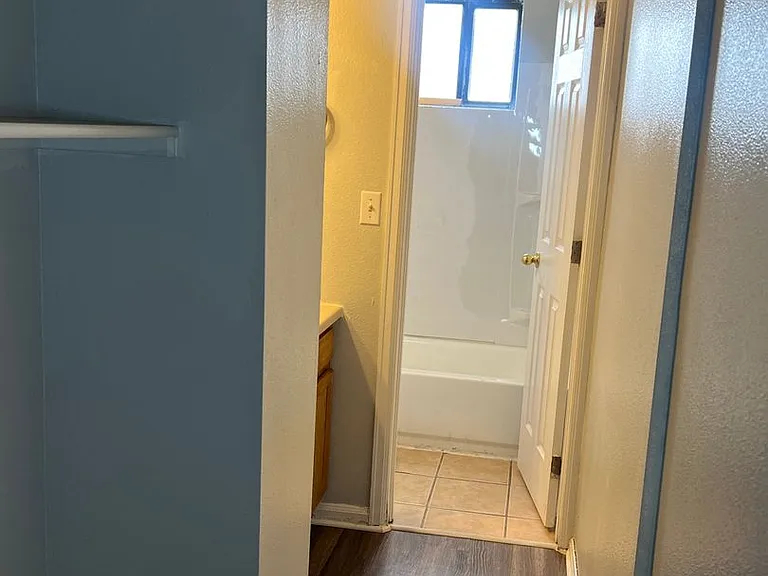 1180 Yosemite St #B2 — Photo 4
