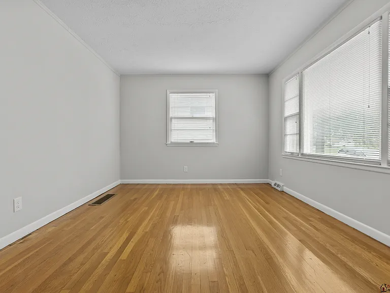 2124 Violet Rd — Photo 4