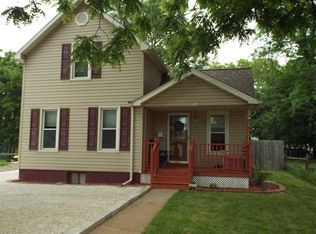 465 N West St, Farmington, IL 61531