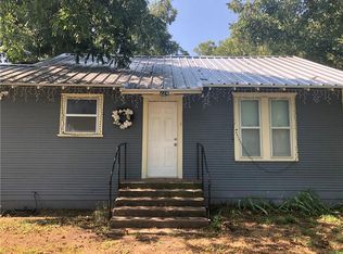 224 E Oak Ave, De Leon, TX 76444