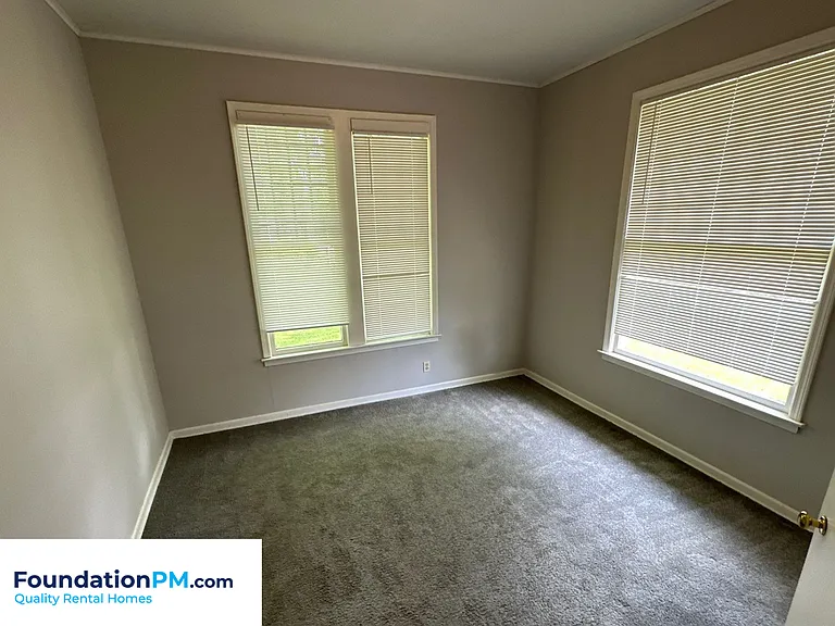 5786 Woodlawn St — Photo 6