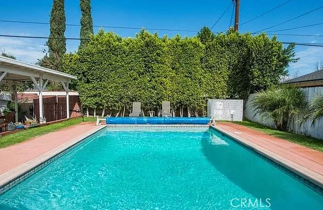 17827 Burbank Blvd — Photo 29