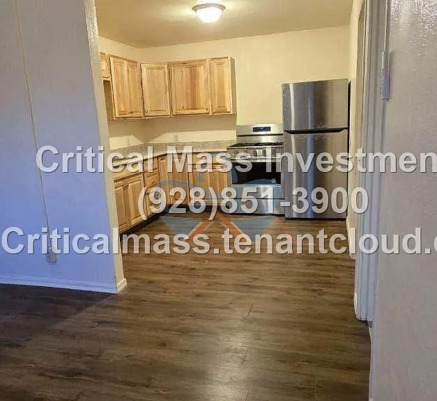 405 W Oak St #G — Photo 2